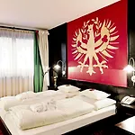 Schrofenstein فندق 4*