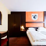 Schrofenstein 4* لاندك