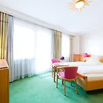 فندق Schrofenstein 4*