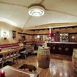 فندق Schrofenstein 4*