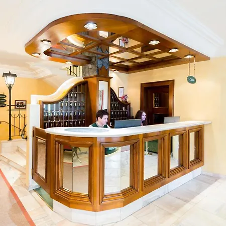 Hotel Schrofenstein 4*