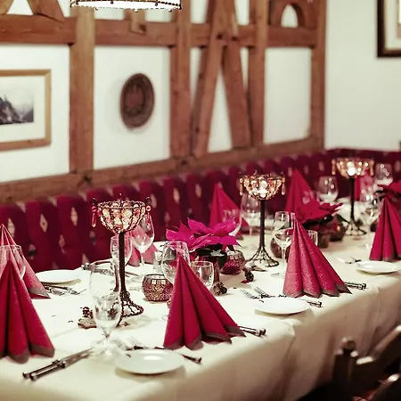 Hotel Schrofenstein 4*