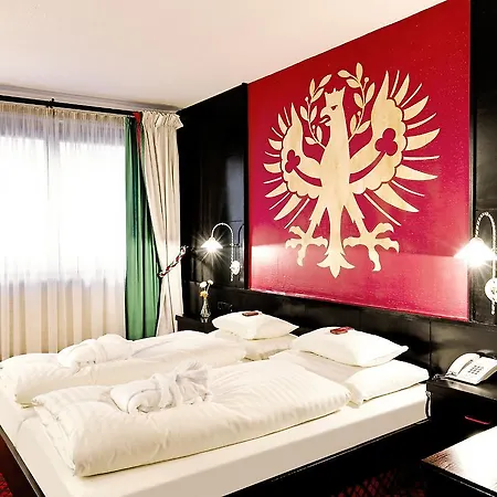 Hotel Schrofenstein 4*