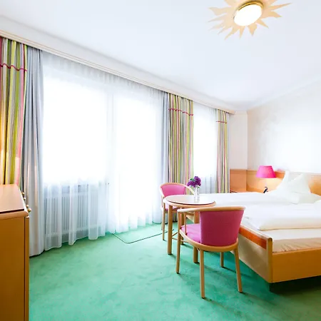 Hotel Schrofenstein 4*