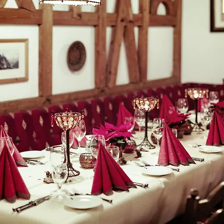 Hotel Schrofenstein 4*