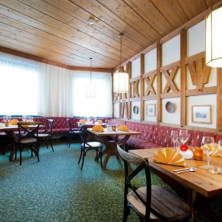 Hotel Schrofenstein 4*