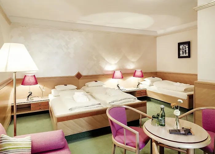 Hotel Schrofenstein 4*