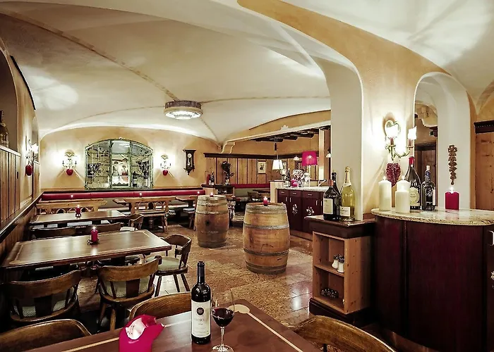 Hotel Schrofenstein 4*