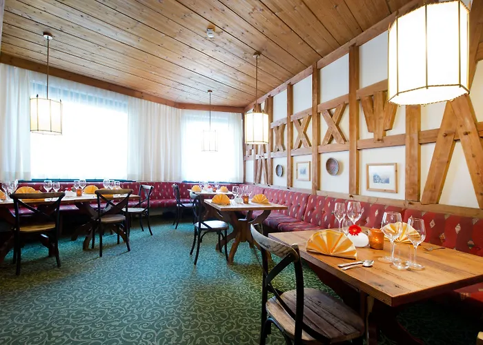 Hotel Schrofenstein 4*