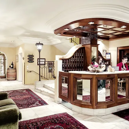 Schrofenstein 4* لاندك