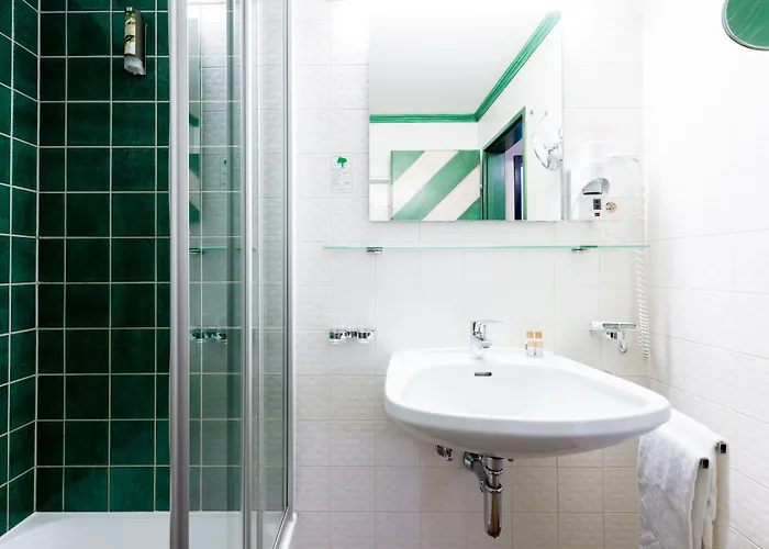 Schrofenstein فندق